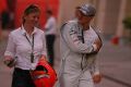Michael Schumacher und seine Managerin Sabine Kehm in Bahrain