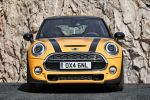Mini Cooper S F56 2014 Hatchback Steilheck 2.0 Vierzylinder Turbo Overboost Mid Sport Green Gokart Feeling TFT Display Mini Connected Infotainment Social Networks Driving Assistant DSC ABS EBD CBC DTC EDLC Front