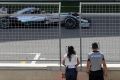 Mittwoch in Bahrain: Lewis Hamilton testet Reifen, Nicole Scherzinger schaut zu