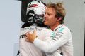 Nico Rosberg & Lewis Hamilton: Herzen sich nicht nur, sondern behaken sich auch