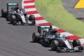 Nico Rosberg und Lewis Hamilton kollidierten direkt in der ersten Runde