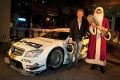 Nico Rosberg und Weihnachtsmann Paul di Resta