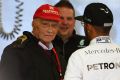Niki Lauda und Lewis Hamilton dementieren die Verschwörungstheorien