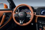 Nissan GT-R 2017 Facelift Modellpflege 3.8 V6 Twin Turbo Biturbo Allrad Aerodynamik Fahrwerk Handling Active Sound Enhancement ASE Infotainment Katsura Orange Interieur Innenraum Cockpit Lenkrad