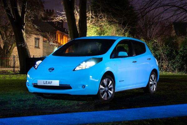 Nissan Leaf: Glow in the Dark: Dieses Auto leuchtet im Dunkeln