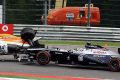 Pastor Maldonado rasierte das Heck von Paul di Restas Force India ab