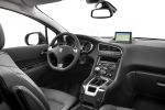 Peugeot 5008 Facelift 2013 Kompakt Van e-HDi Diesel EGS6 VTi THP Benzin Interieur Innenraum Cockpit