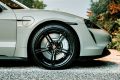 Speziell für Elektroautos entwickelte Reifen wie die von Pirelli bieten große Vorteile, sind unter anderem leiser und erhöhen die Reichweite.