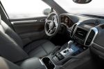 Porsche Cayenne S E-Hybrid Facelift 2015 Sport SUV V6 Kompressormotor Elektromotor PCM PASM Sport Chrono Paket PAS Surround View Interieur Innenraum Cockpit
