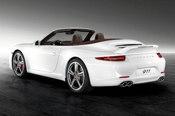Porsche 911R: Die Uhr auf dem Armaturenbrett gehört zum Sport-Chrono-Paket  : Der Porsche für Puristen : Porsche News : #208482319