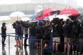 Regen im Fahrerlager von Suzuka: Die TV-Kollegen bekamen eine Dusche