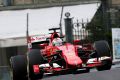 Sebastian Vettel raste am Samstagmittag zur Bestzeit