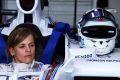 Susie Wolff klettert am Freitagvormittag in den Williams von Valtteri Bottas