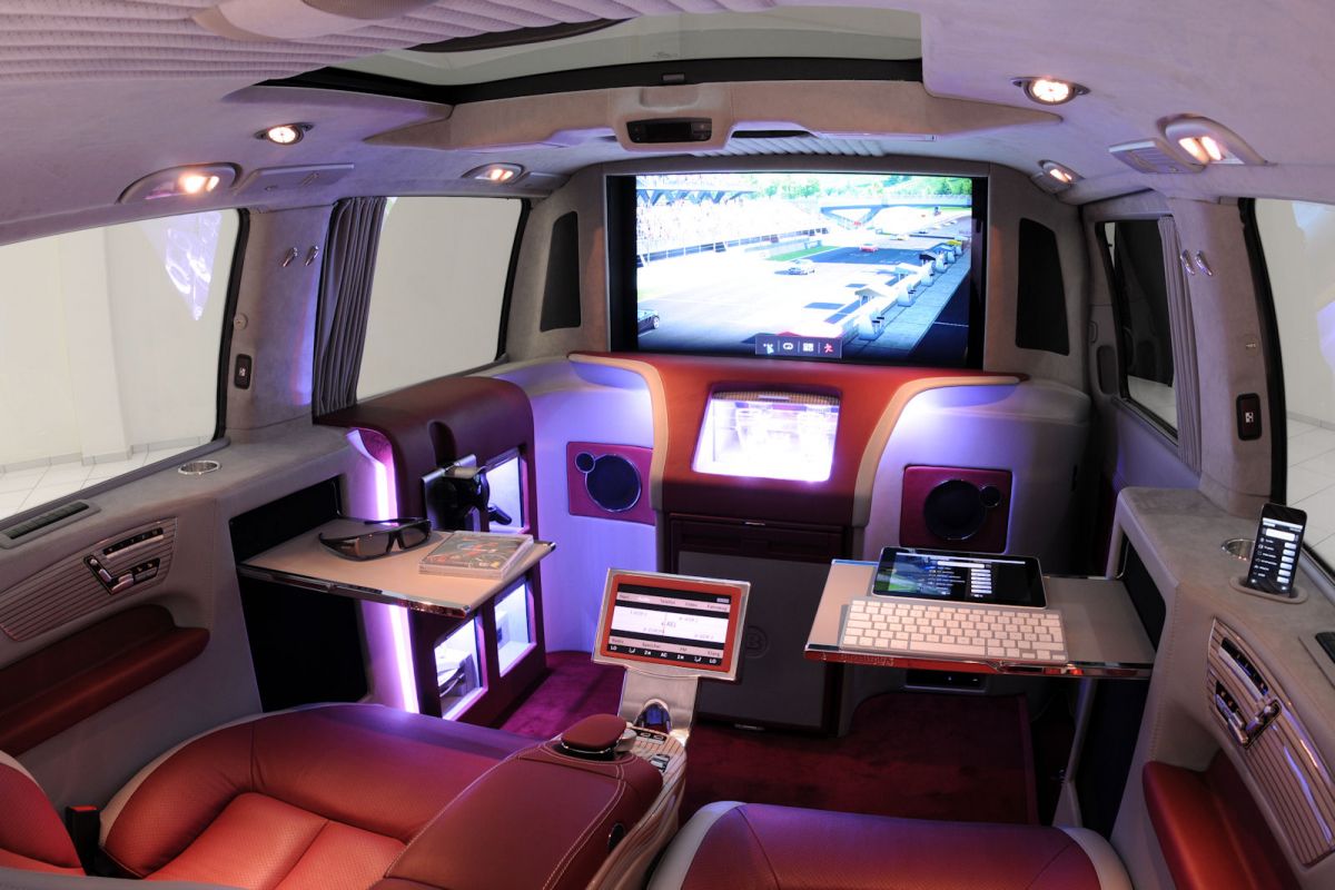 Brabus Viano iBusiness 3D: Das ist ganz großes Kino - Speed Heads