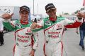 Tiago Monteiro (li.) und Gabriele Tarquini zeigen sich zufrieden mit der Saison 2013