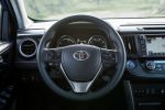 Toyota RAV4 Hybrid Kompakt SUV Facelift 2016 E-Four-Allradsystem Crossover Offroad Geländewagen 2.5 Vierzylinder Benzinmotor Elektromotor Safety Sense Interieur Innenraum Cockpit Lenkrad