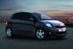 Toyota Yaris Edition 1.33 Dual VVT-i 1.4 D-4D Life Smart Key Privacy Glas Front Seite Ansicht