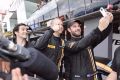 Triumph für Tekno Autosports: Shane van Gisbergen und Jonathon Webb beim Feiern