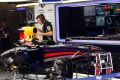 Viel Arbeit an der Red-Bull-Box: Vettels 