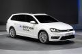 Volkswagen packt mit dem Golf Variant HyMotion sein Fahrzeug mit Brennstoffzellenantrieb aus.
