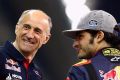 Vollstes Vertrauen: Franz Tost setzt auch in der Saison 2016 auf Carlos Sainz