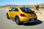 VW Volkswagen Beetle Dune Coupe Crossover Offroad Canyon Käfer Sandstorm Yellow Metallic Internet Smartphone App Connect Konnektivität Heck Seite