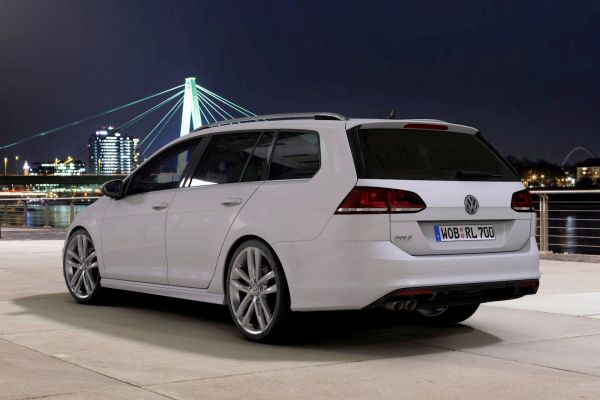 VW Golf Variant R-Line: Neue Sportlichkeit, die sich fühlen lässt - Speed  Heads