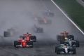 Zum Start in den China-Grand-Prix herrschte noch feuchte Bedingungen
